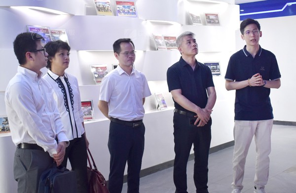 臣通與大華集團簽署戰(zhàn)略合作協(xié)議 臣通與大華集團簽署戰(zhàn)略合作協(xié)議